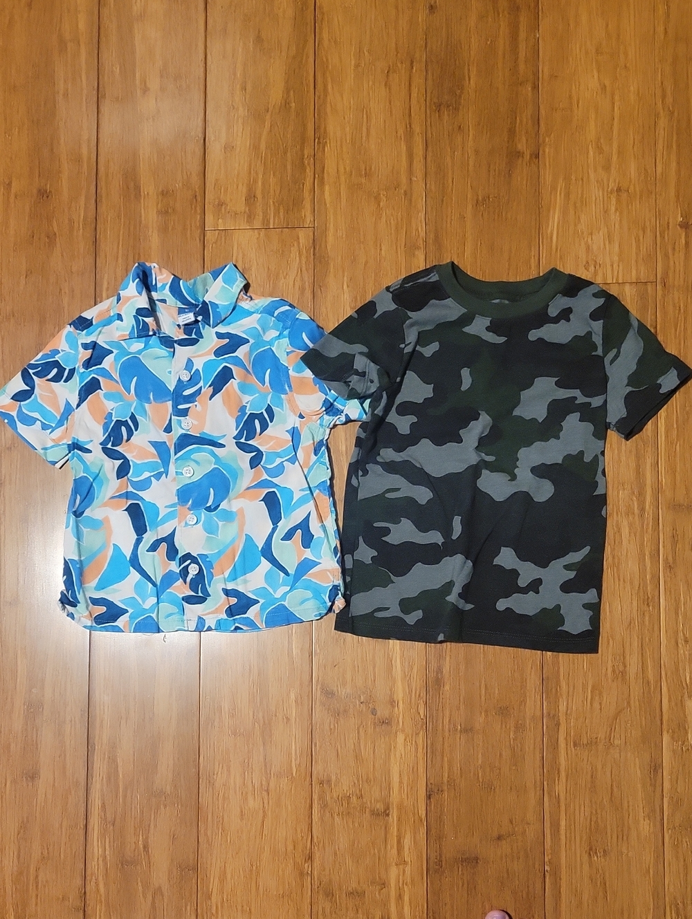 Old Navy Blue & Peach Tropical Short-Sleeve Button-Down Shirt for Kids